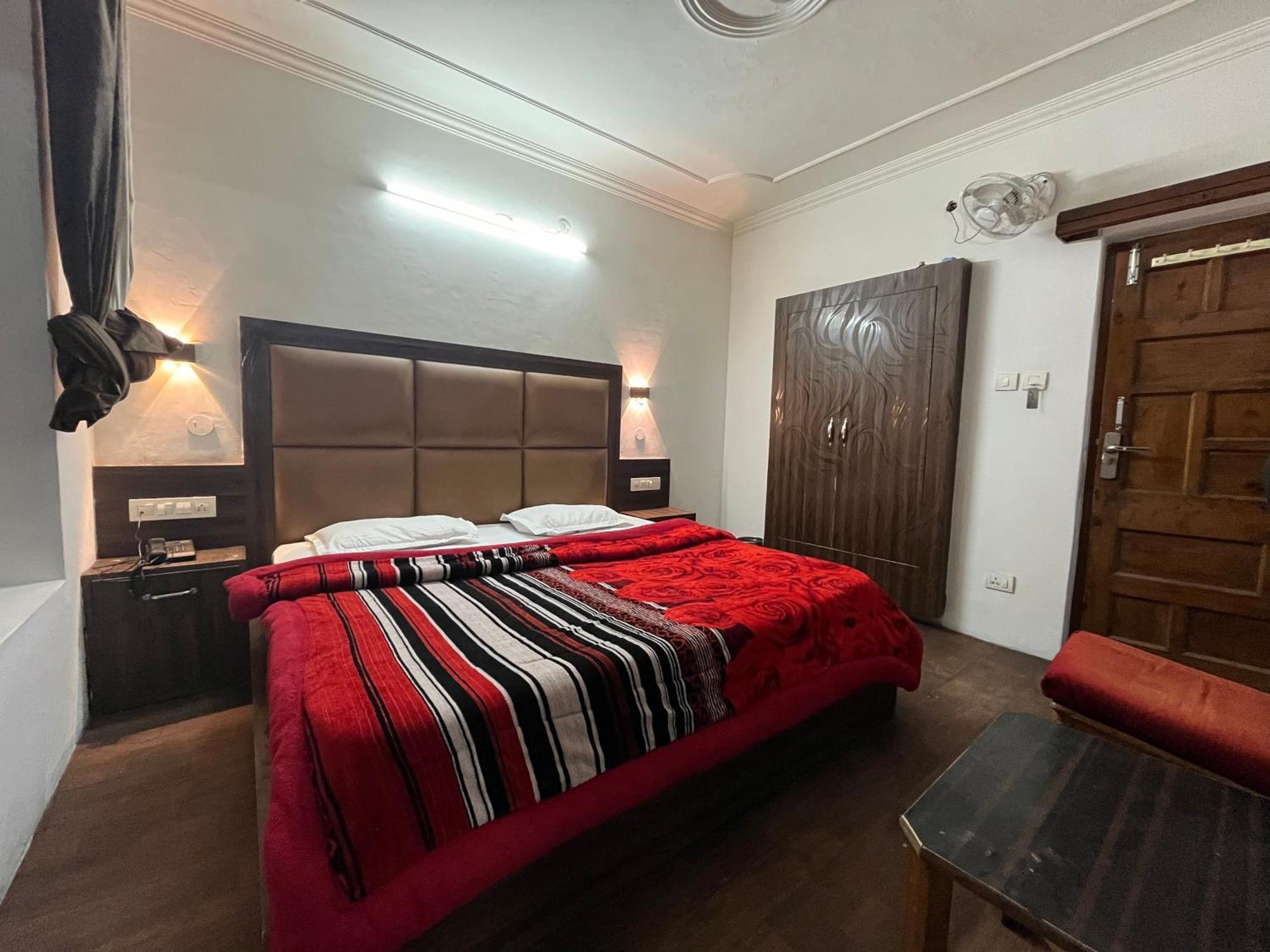 Hotel Premier Mall Road Manali Exterior foto